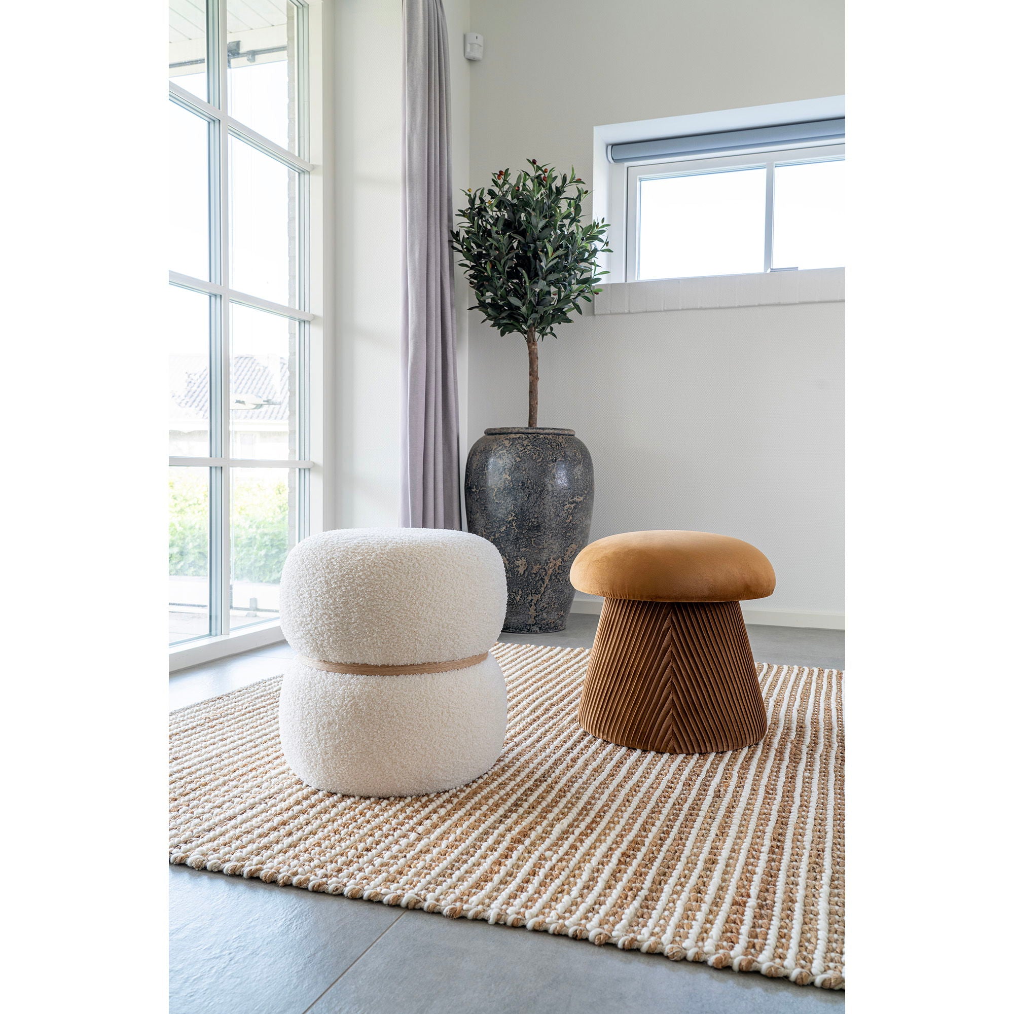 Hampton – Hocker in Samtoptik, ocker, Ø41×42 cm
